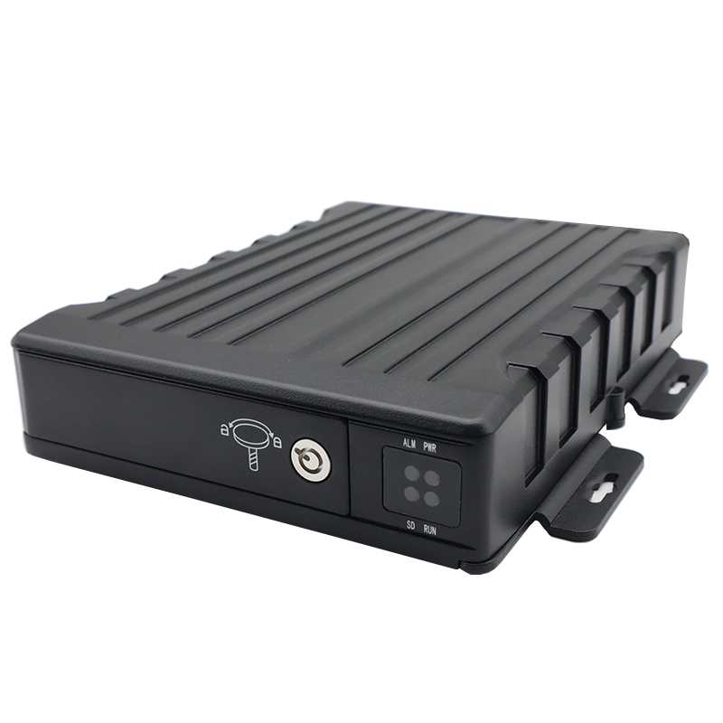 ADAS BSD DSM ilə 4G GPS 4 CH IP67 Suya davamlı Mobil DVR